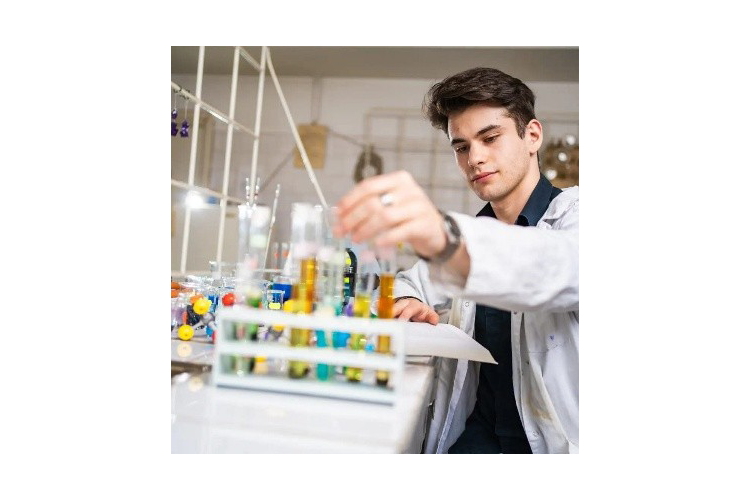 Drd. Valentin-Laurenţiu Virgil